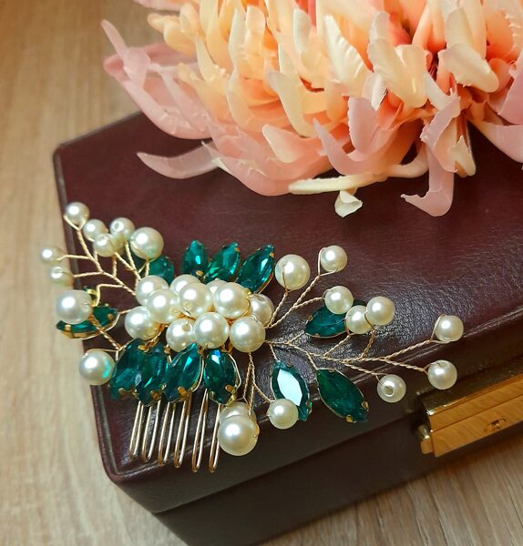 Baltu pērļu, zaļu akmentiņu rota #1/77