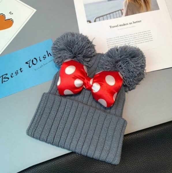 Meitenes cepure ar pušķiem #25